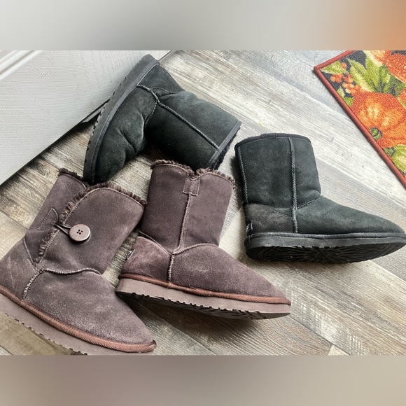 TWO pair UGG short boots classic black/chocolate brown Bailey wood button sz 6 - Picture 8 of 15